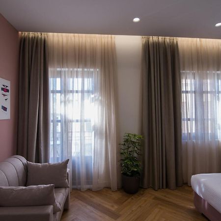 Ederlezi Zoubourlou Aparthotel Athena Bagian luar foto