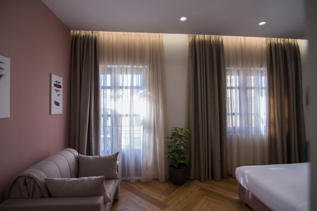 Ederlezi Zoubourlou Aparthotel Athena Bagian luar foto